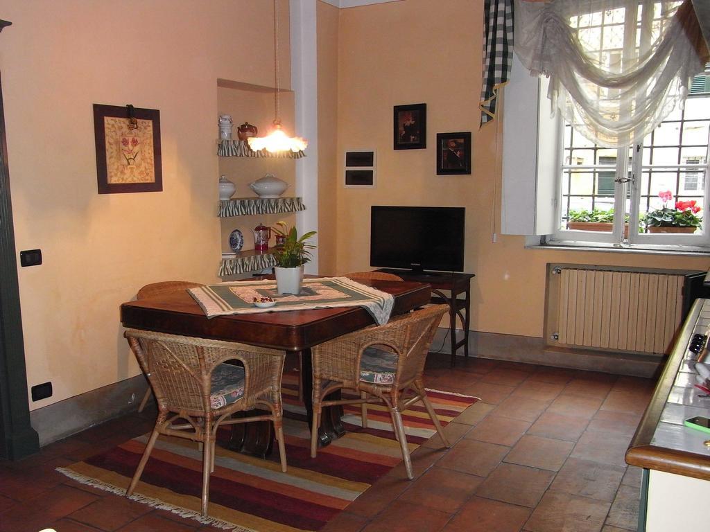 Ferienwohnung Il Nido Di Tosca Lucca Zimmer foto